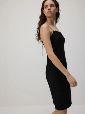 Reserved - Sukienka mini z biżuteryjnymi ramiączkami - czarny