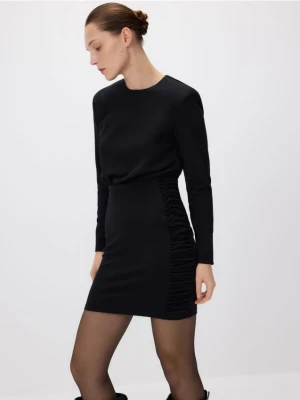 Reserved - Sukienka mini z drapowaniem - czarny