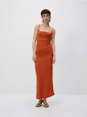 Reserved - Sukienka na ramiączkach z wiskozą - pomarańczowy