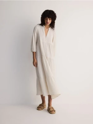 Reserved - Sukienka oversize z wiskozą i lnem - złamana biel