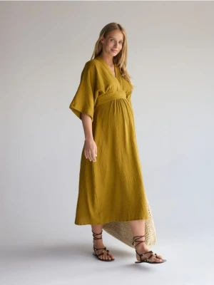 Reserved - Sukienka typu kimono - oliwkowy