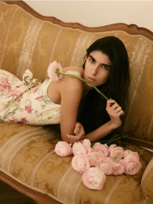 Reserved - Sukienka z autorskim wzorem - wielobarwny