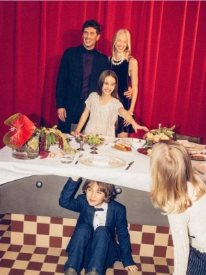 Reserved - Sukienka z błyszczącą nicią - beżowy