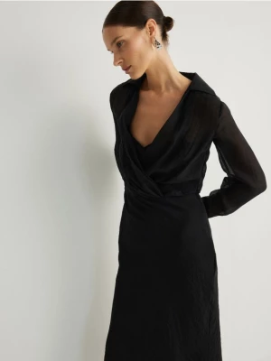 Reserved - Sukienka z efektem gniecenia - czarny
