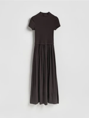 Reserved - Sukienka z golfem - ciemnobrązowy