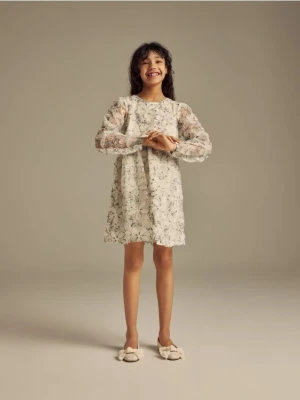 Reserved - Sukienka z haftowanym wzorem - złamana biel