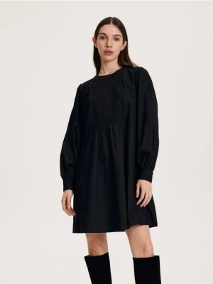 Reserved - Sukienka z haftowanymi detalami - czarny