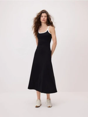 Reserved - Sukienka z kontrastową lamówką - czarny