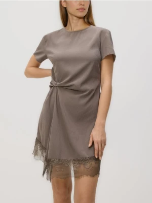 Reserved - Sukienka z koronką - beżowy