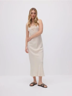 Reserved - Sukienka z koronkowym zdobieniem - kremowy