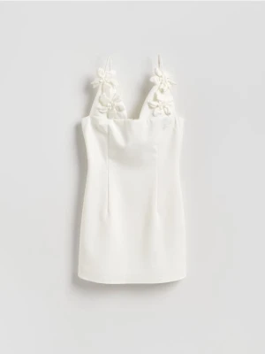 Reserved - Sukienka z kwiatową aplikacją - biały