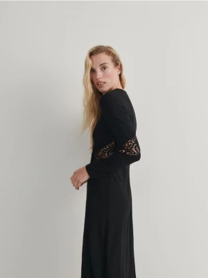 Reserved - Sukienka z ozdobną aplikacją - czarny