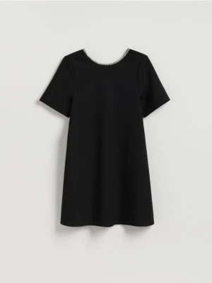 Reserved - Sukienka z ozdobnym dekoltem - czarny
