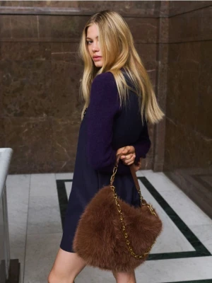 Reserved - Sukienka z ozdobnym detalem - fioletowy