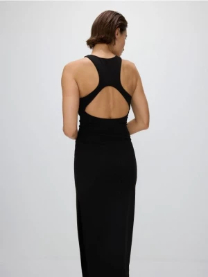 Reserved - Sukienka z ozdobnym wycięciem - czarny