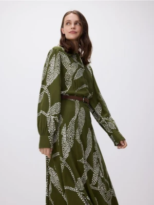 Reserved - Sukienka z paskiem - oliwkowy