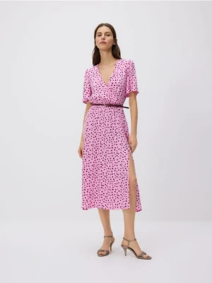 Reserved - Sukienka z paskiem - różowy
