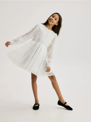 Reserved - Sukienka z piórami - złamana biel