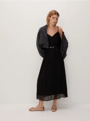 Reserved - Sukienka z plisowanym dołem - czarny