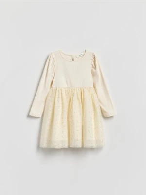Reserved - Sukienka z tiulowym dołem - kremowy