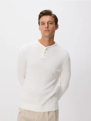 Reserved - Sweter henley - złamana biel