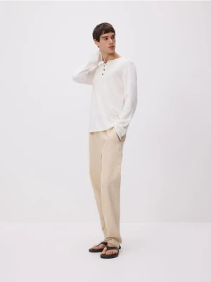 Reserved - Sweter henley - złamana biel