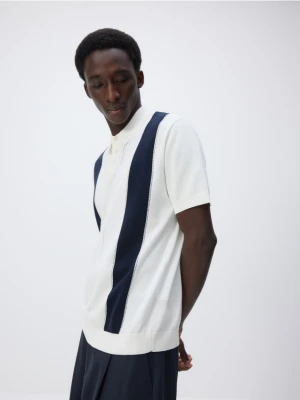 Reserved - Sweter polo w paski - biały