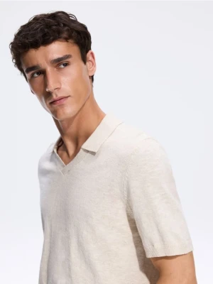Reserved - Sweter polo z dodatkiem lnu - beżowy