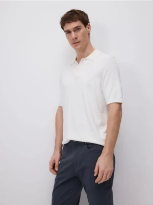 Reserved - Sweter polo z wiskozą - biały
