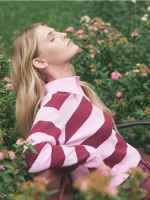 Reserved - Sweter polo z wiskozą - bordowy