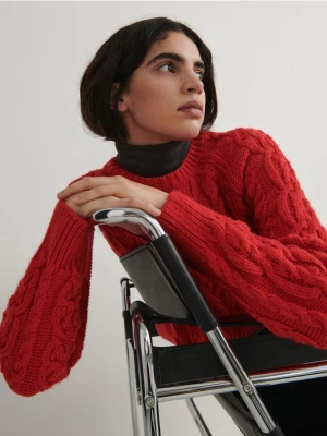 Reserved - Sweter w warkoczowy splot - czerwony