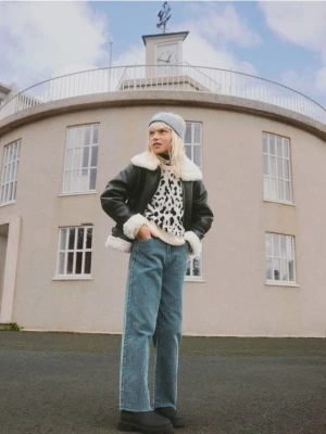 Reserved - Sweter w zwierzęcy wzór - wielobarwny