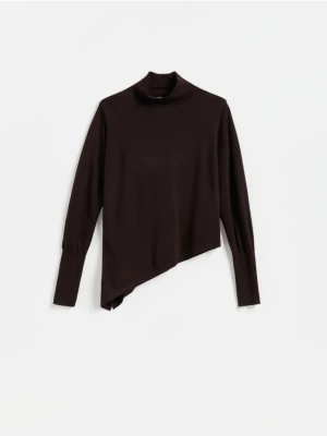 Reserved - Sweter z asymetrycznym dołem - ciemnobrązowy