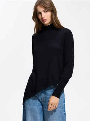 Reserved - Sweter z asymetrycznym dołem - czarny