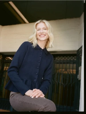 Reserved - Sweter z baskinką - granatowy