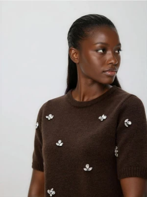 Reserved - Sweter z błyszczącą aplikacją - brązowy