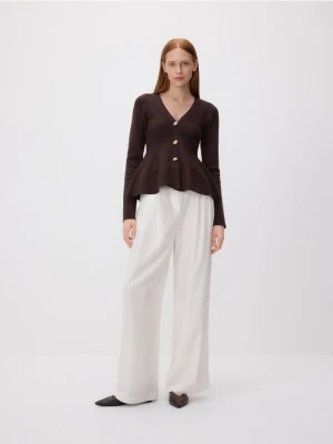 Zdjęcie produktu Reserved - Sweter z dekoracyjnymi guzikami - brązowy