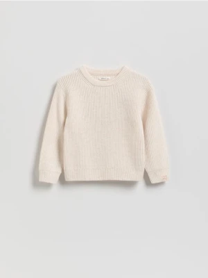 Reserved - Sweter z dodatkiem bawełny - kremowy