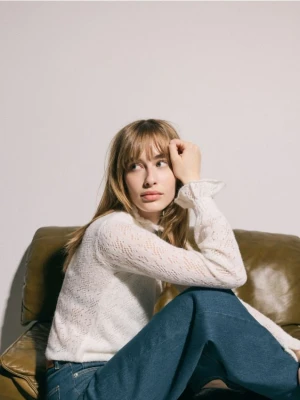 Reserved - Sweter z dodatkiem wełny - złamana biel