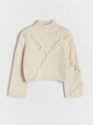 Reserved - Sweter z frędzlami - złamana biel