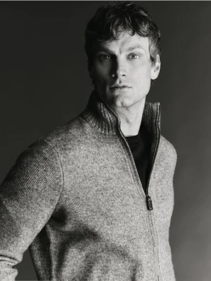 Reserved - Sweter z golfem z domieszką wełny - szary