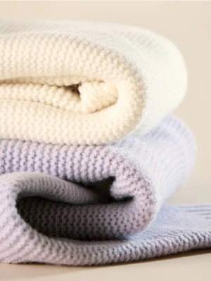 Reserved - Sweter z golfem - złamana biel