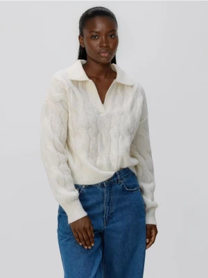 Reserved - Sweter z kołnierzykiem - kremowy