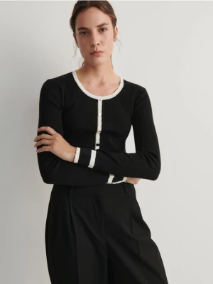 Reserved - Sweter z kontrastową lamówką - czarny