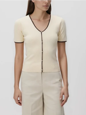 Reserved - Sweter z kontrastową lamówką - kremowy