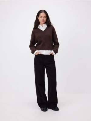 Reserved - Sweter z koszulową wstawką - ciemnobrązowy