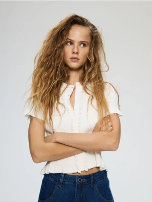 Reserved - Sweter z krótkim rękawem - złamana biel