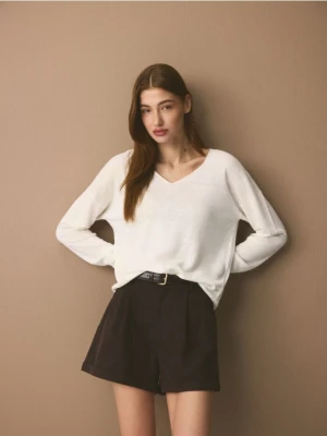 Reserved - Sweter z lnu - złamana biel