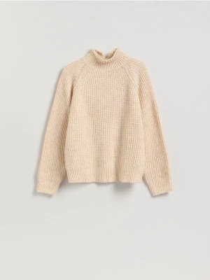 Reserved - Sweter z metalizowaną nicią - kremowy