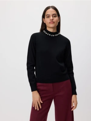 Reserved - Sweter z ozdobną aplikacją - czarny